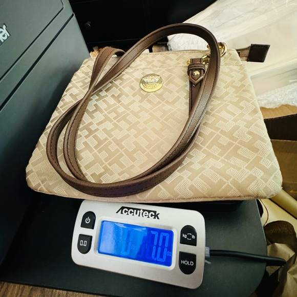 Tommy Hilfiger Light Tan Crossbody Logo Pattern Bag / Purse Small/Medium - Picture 11 of 11